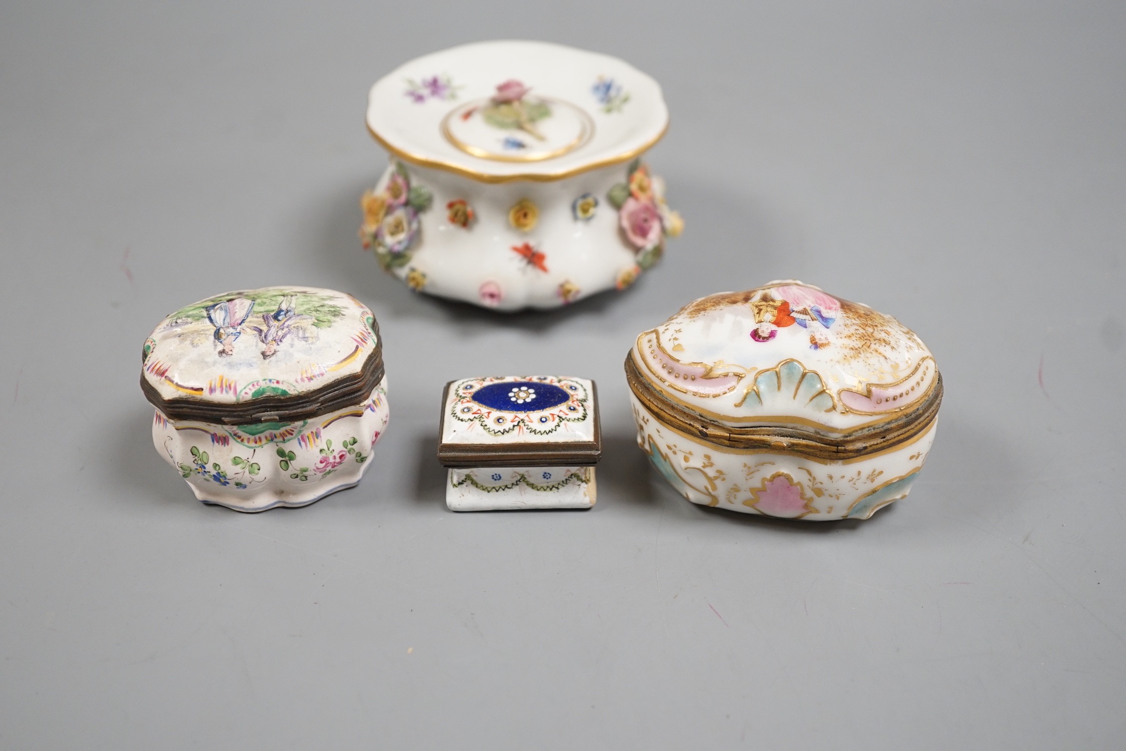 A Meissen pot with cover, 9cm and three various small trinket boxes